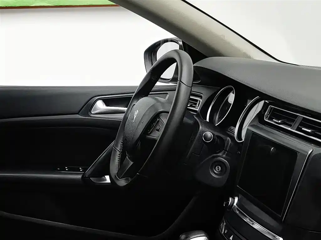 PEUGEOT 408 2016