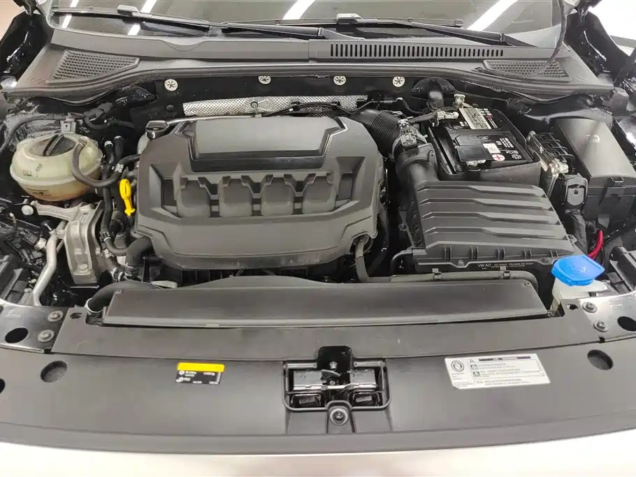 VOLKSWAGEN PASSAT 2023
