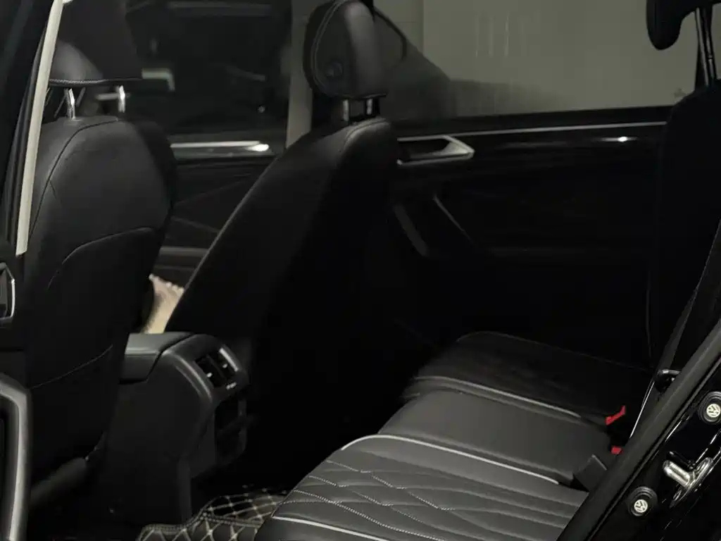 VOLKSWAGEN TIGUAN L 2024
