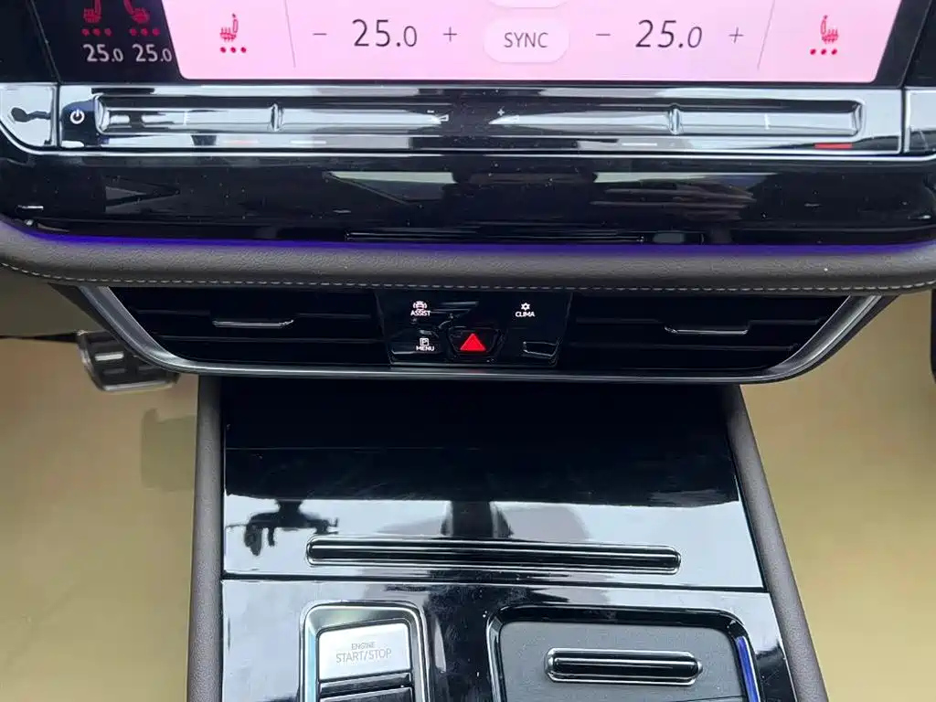 VOLKSWAGEN VILORAN 2024