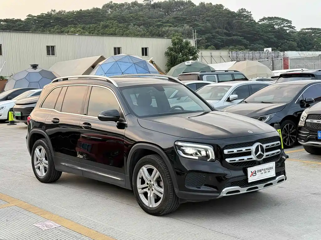 MERCEDES BENZ GLB 2023
