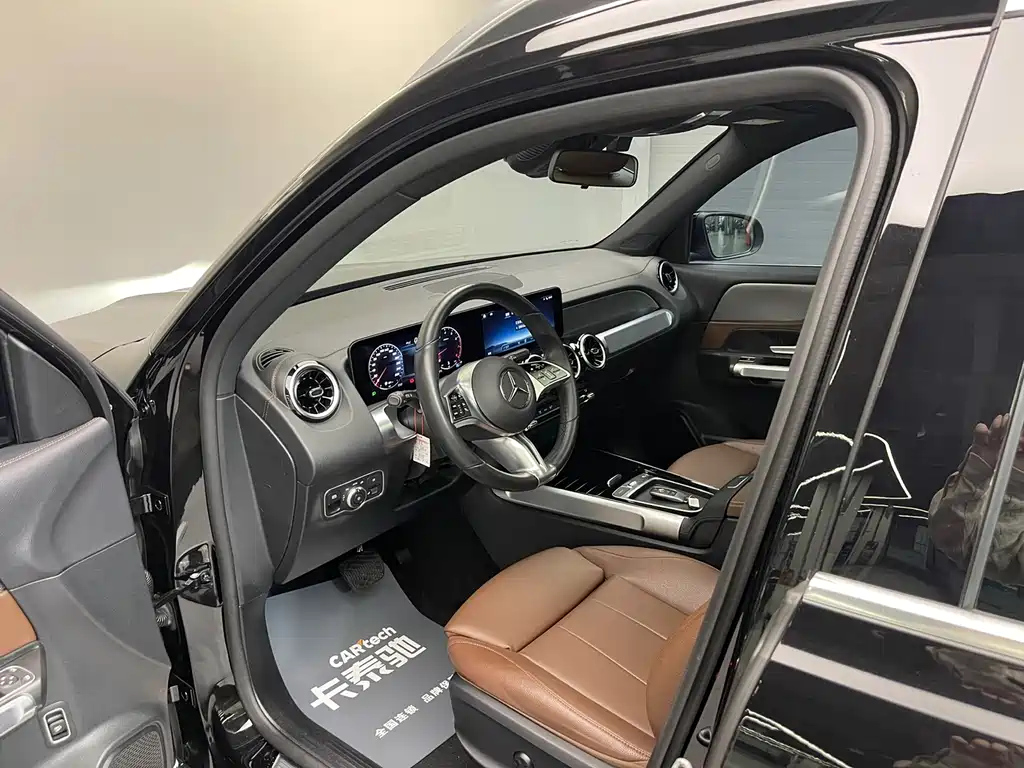 MERCEDES BENZ GLB 2024