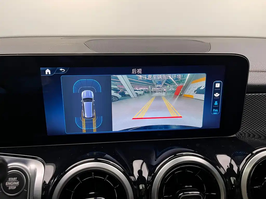 MERCEDES BENZ GLB 2024