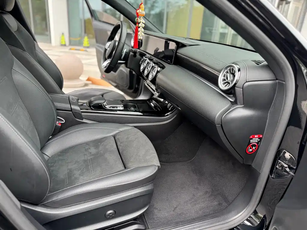 MERCEDES BENZ A-CLASS 2020