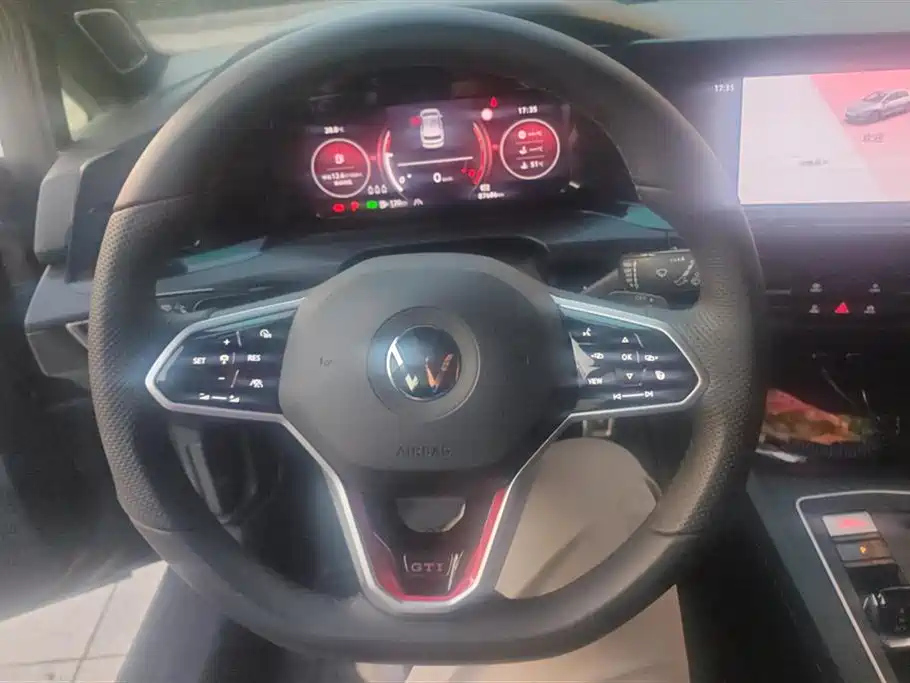 VOLKSWAGEN GOLF GTI 2022