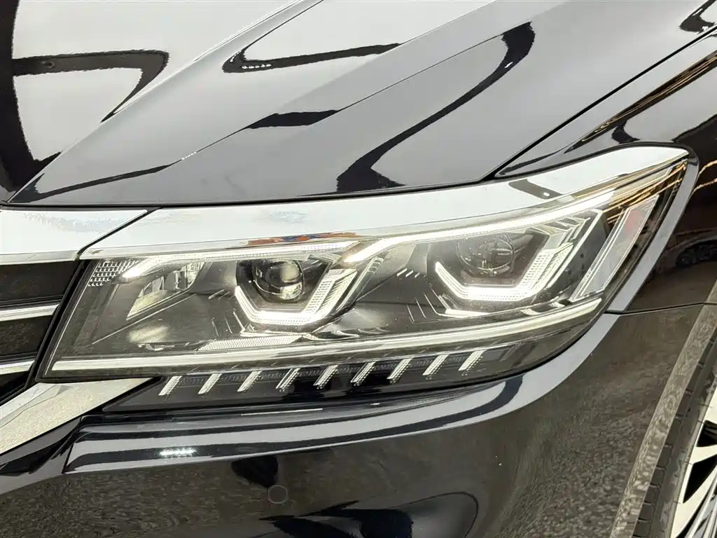 VOLKSWAGEN PASSAT 2020