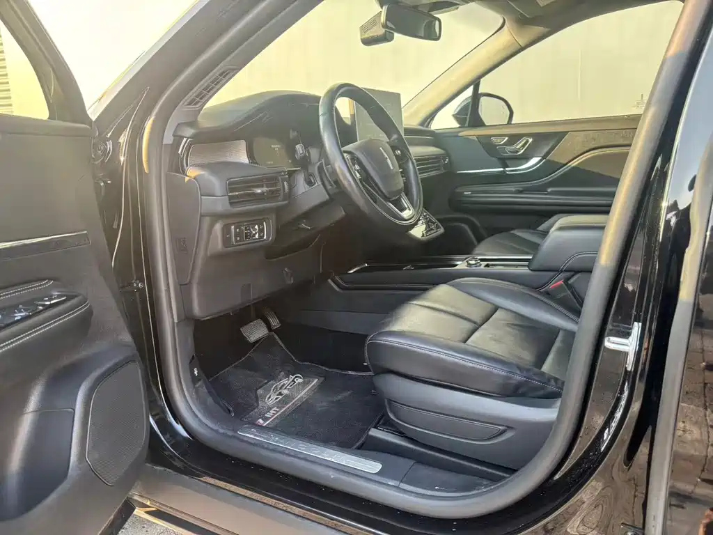 LINCOLN ADVENTURER 2022