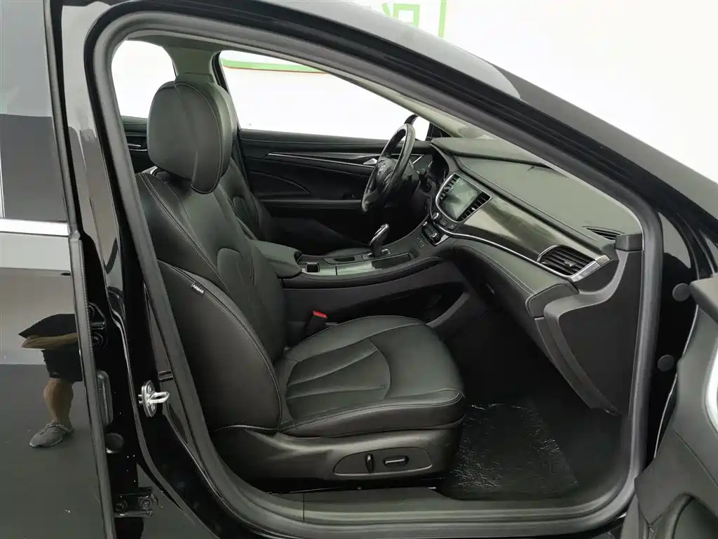BUICK LACROSSE 2018