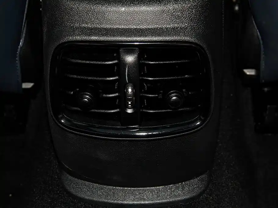 MINI CLUBMAN 2023