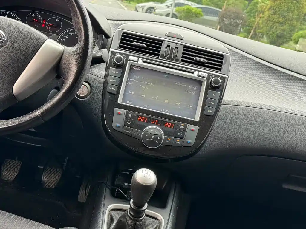 NISSAN TIIDA TIIDA 2011
