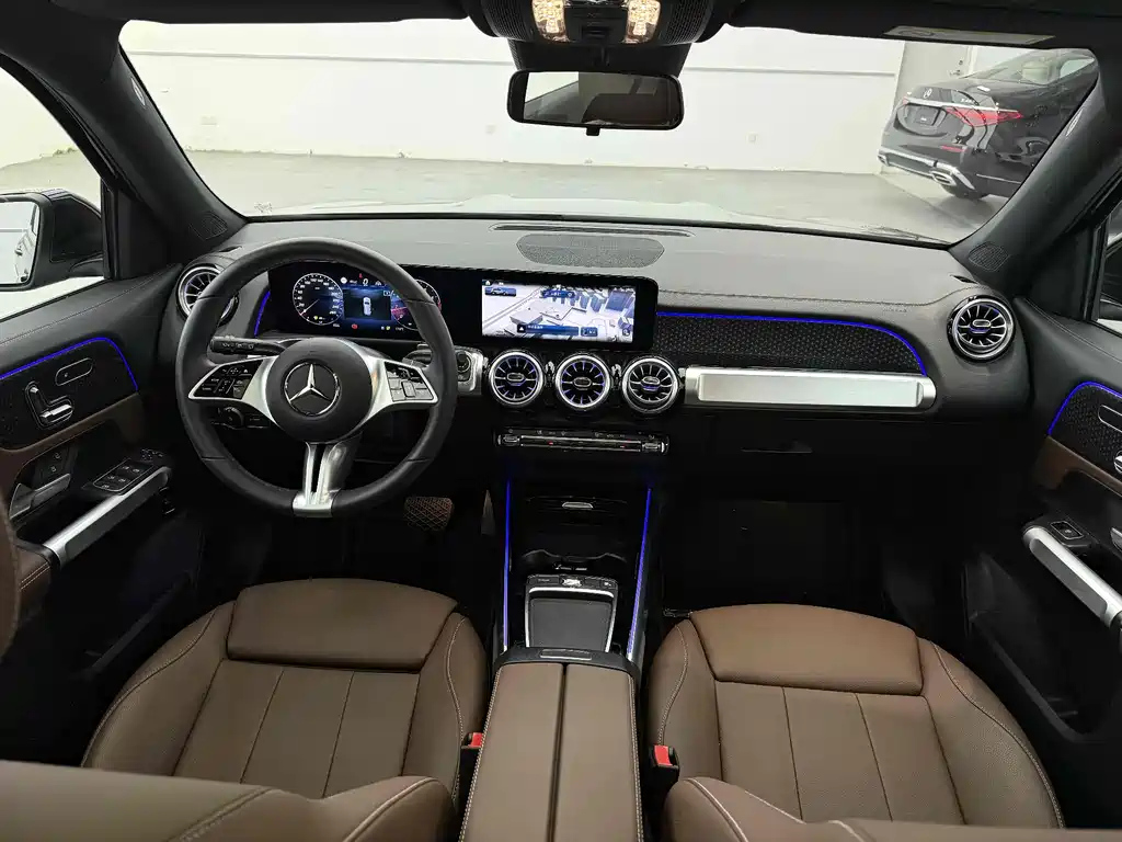 MERCEDES BENZ GLB 2025