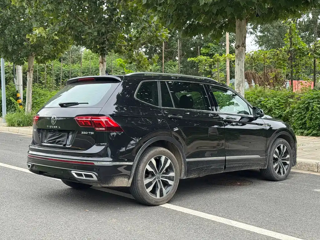 VOLKSWAGEN TIGUAN L 2023
