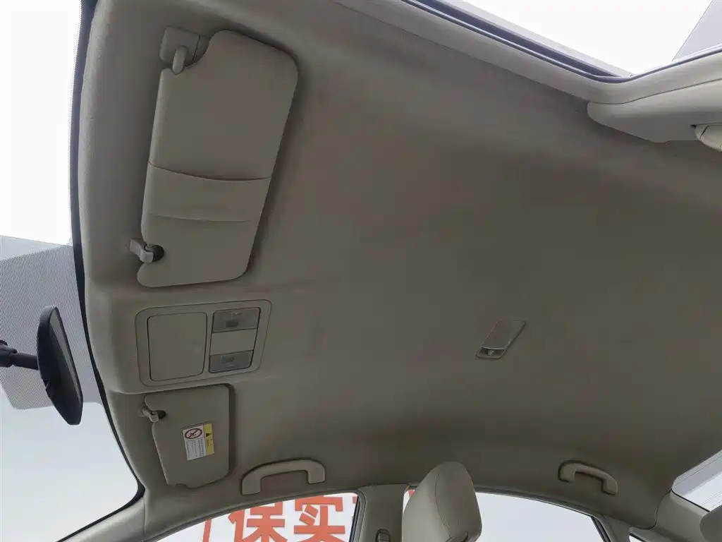 NISSAN SYLPHY 2012