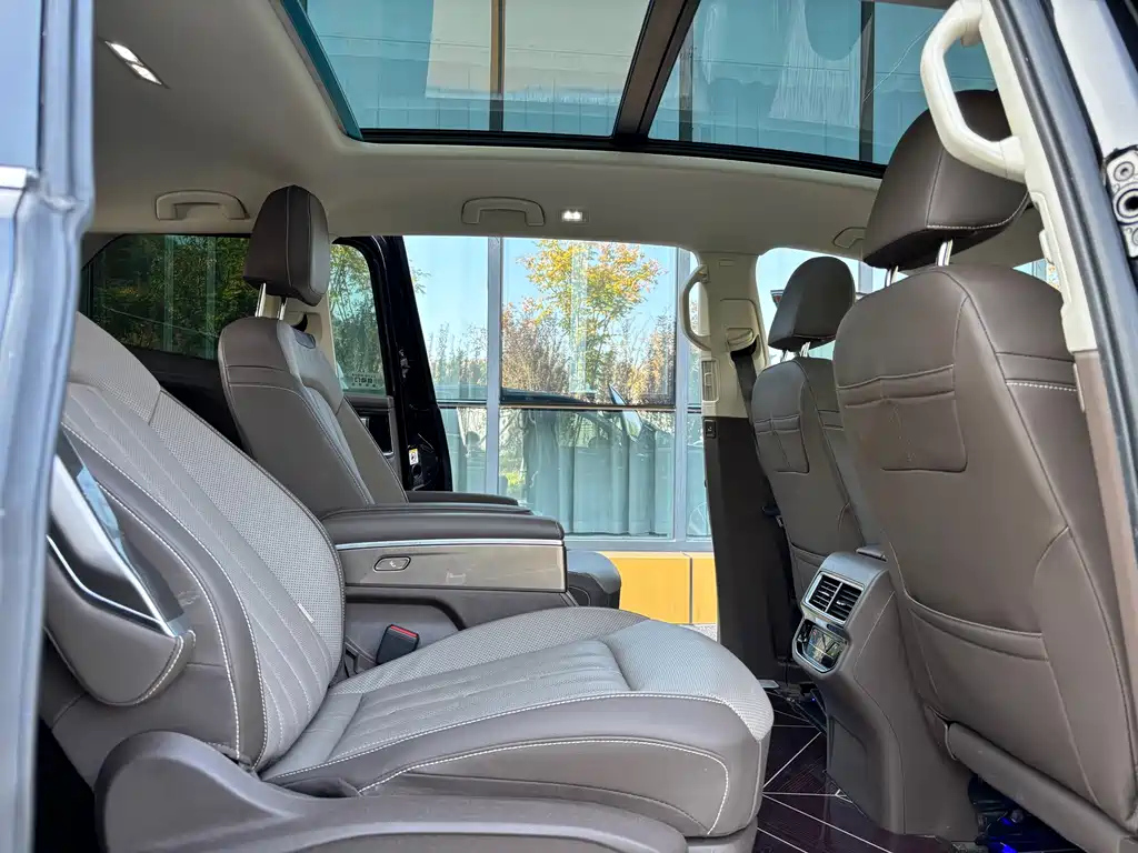 VOLKSWAGEN VILORAN 2023