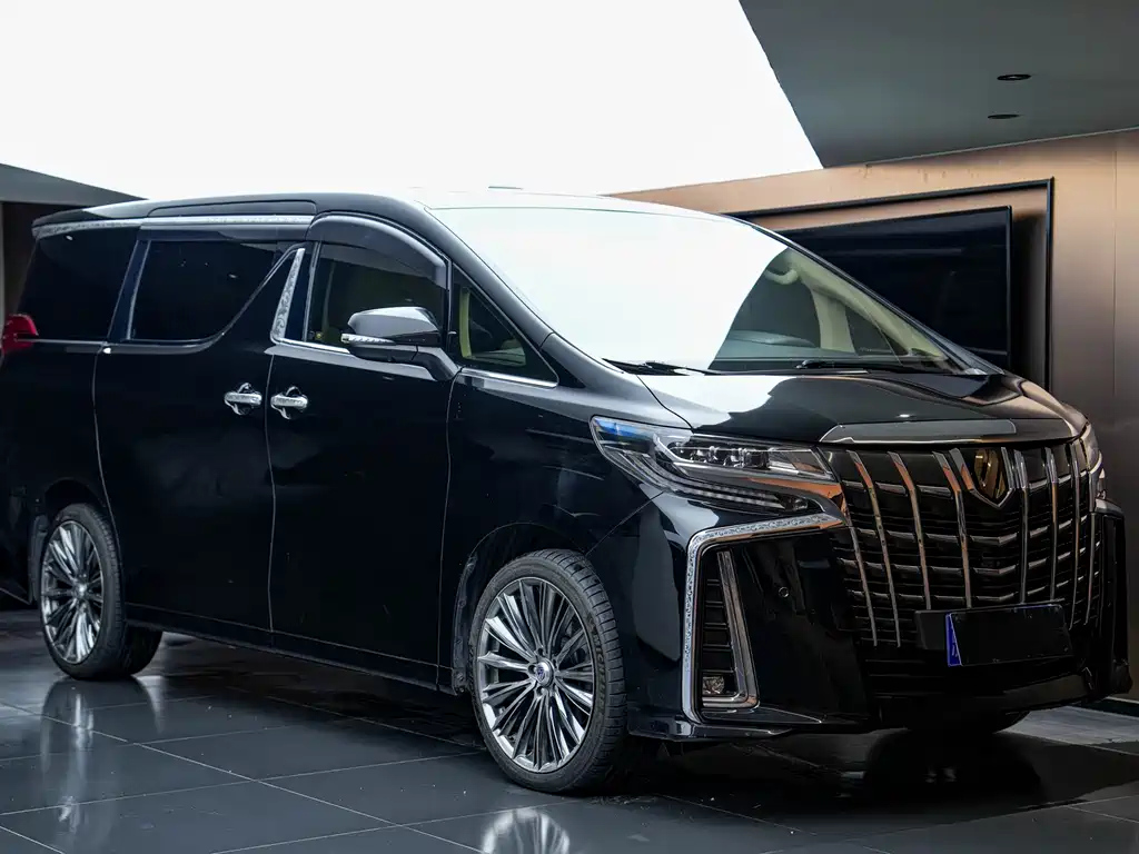 TOYOTA ALPHARD 2017