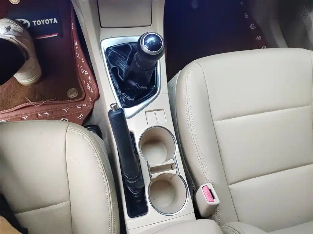 TOYOTA COROLLA 2015