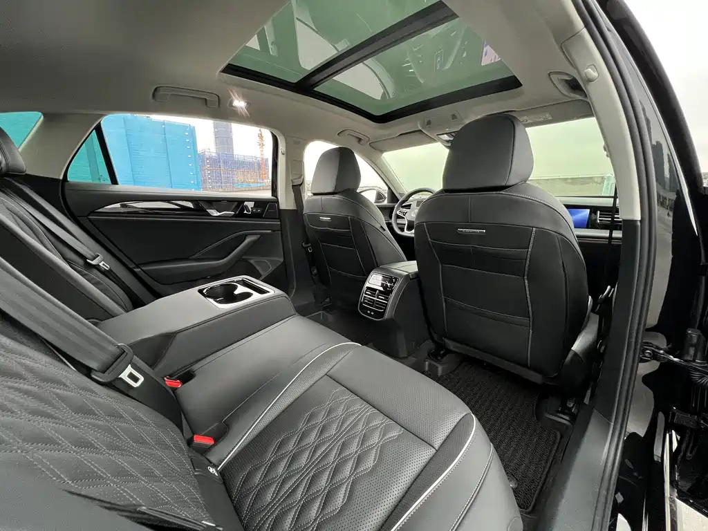 VOLKSWAGEN MAGOTAN 2025