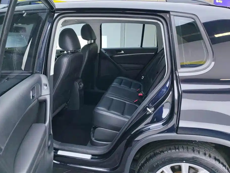 VOLKSWAGEN TIGUAN 2016