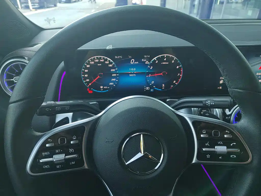 MERCEDES BENZ GLB 2023