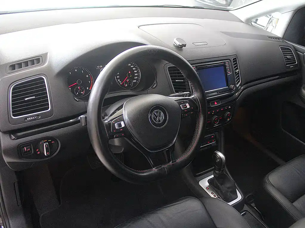 VOLKSWAGEN SHARAN 2016