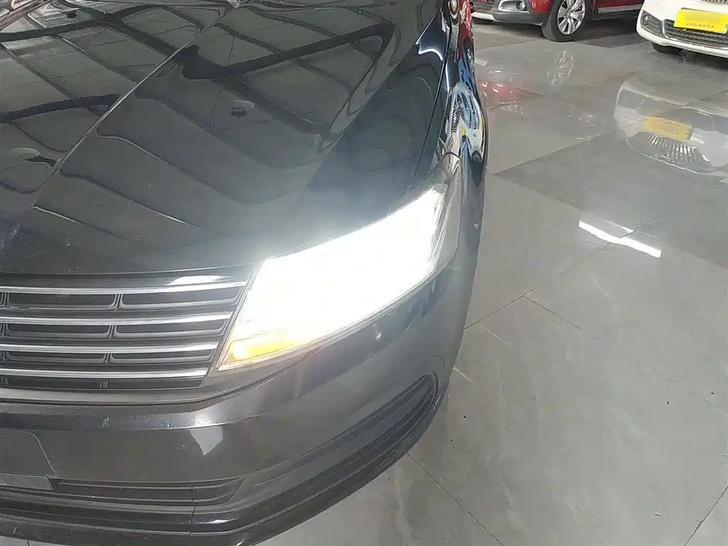 VOLKSWAGEN LAVIDA 2015