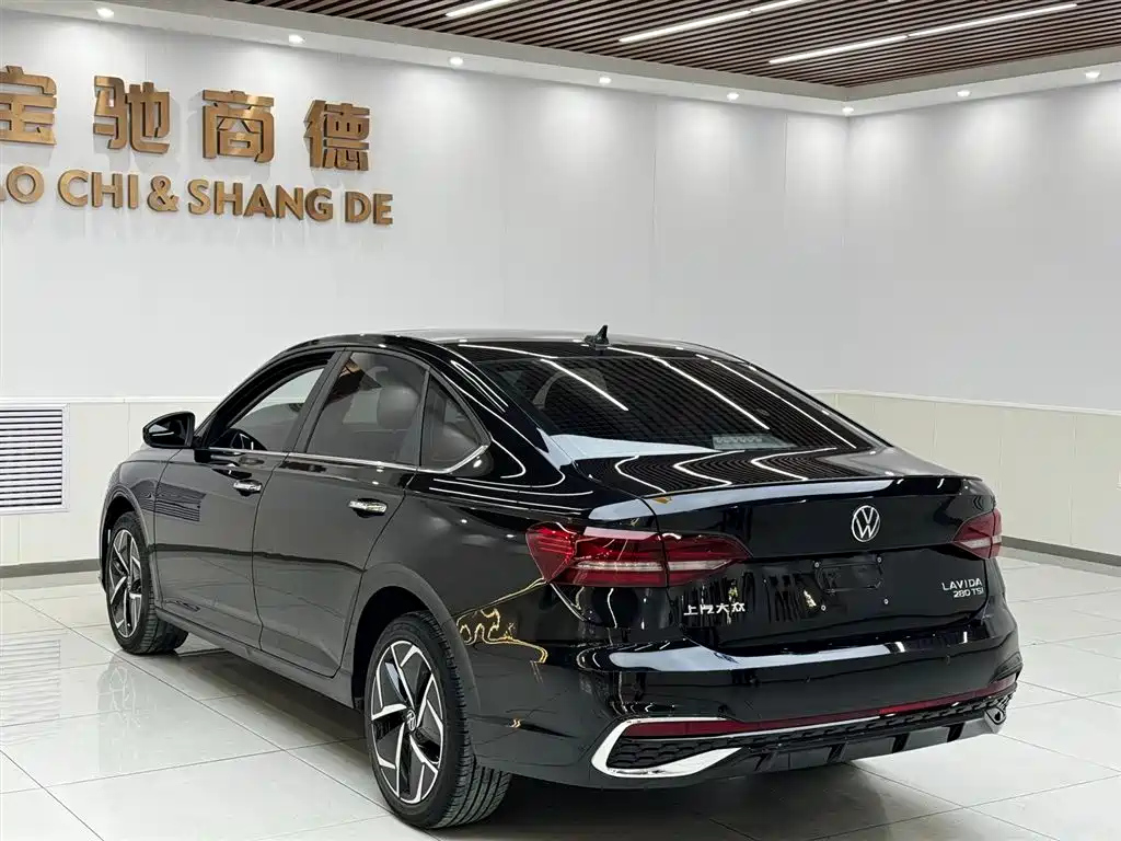 VOLKSWAGEN LAVIDA 2022