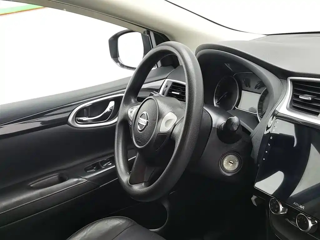 NISSAN SYLPHY 2019
