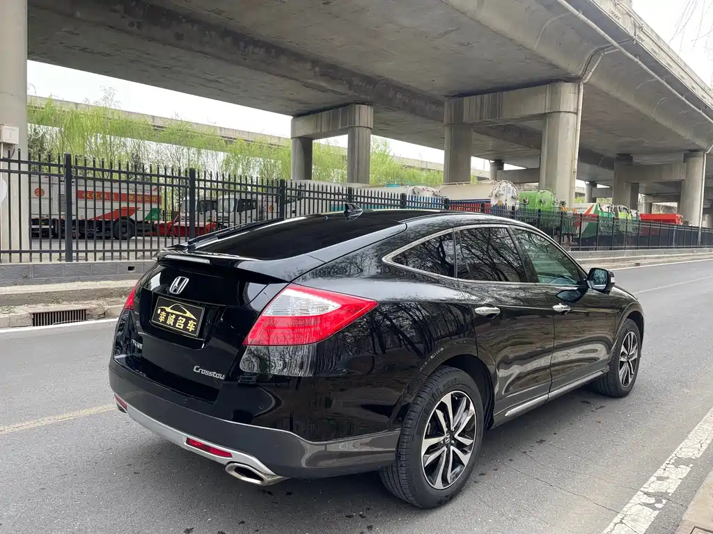HONDA CROSSTOUR 2016