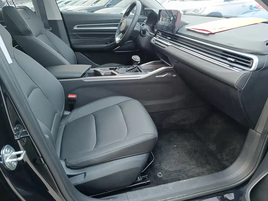 GEELY AUTO EMGRAND 2021