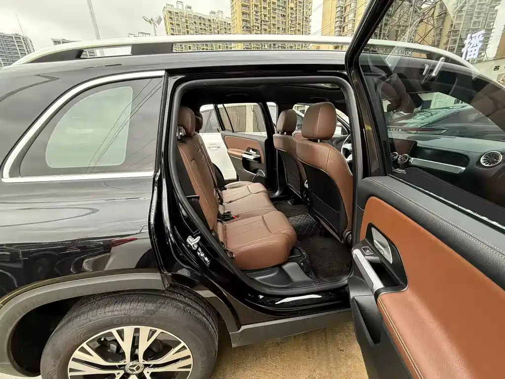 MERCEDES BENZ GLB 2024