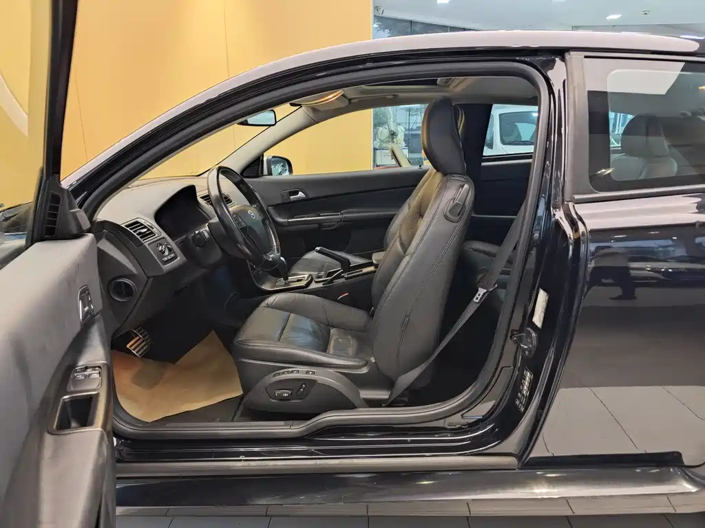 VOLVO C30 2011