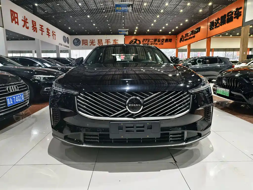 VOLVO S90 2025