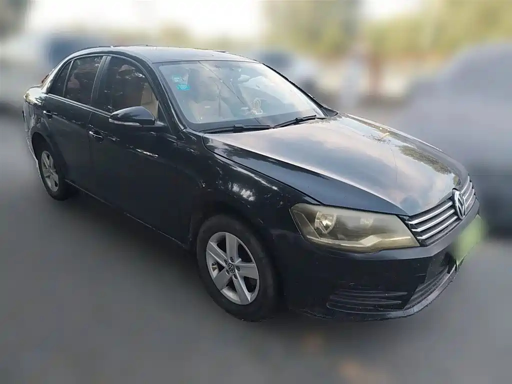 VOLKSWAGEN BORA 2014