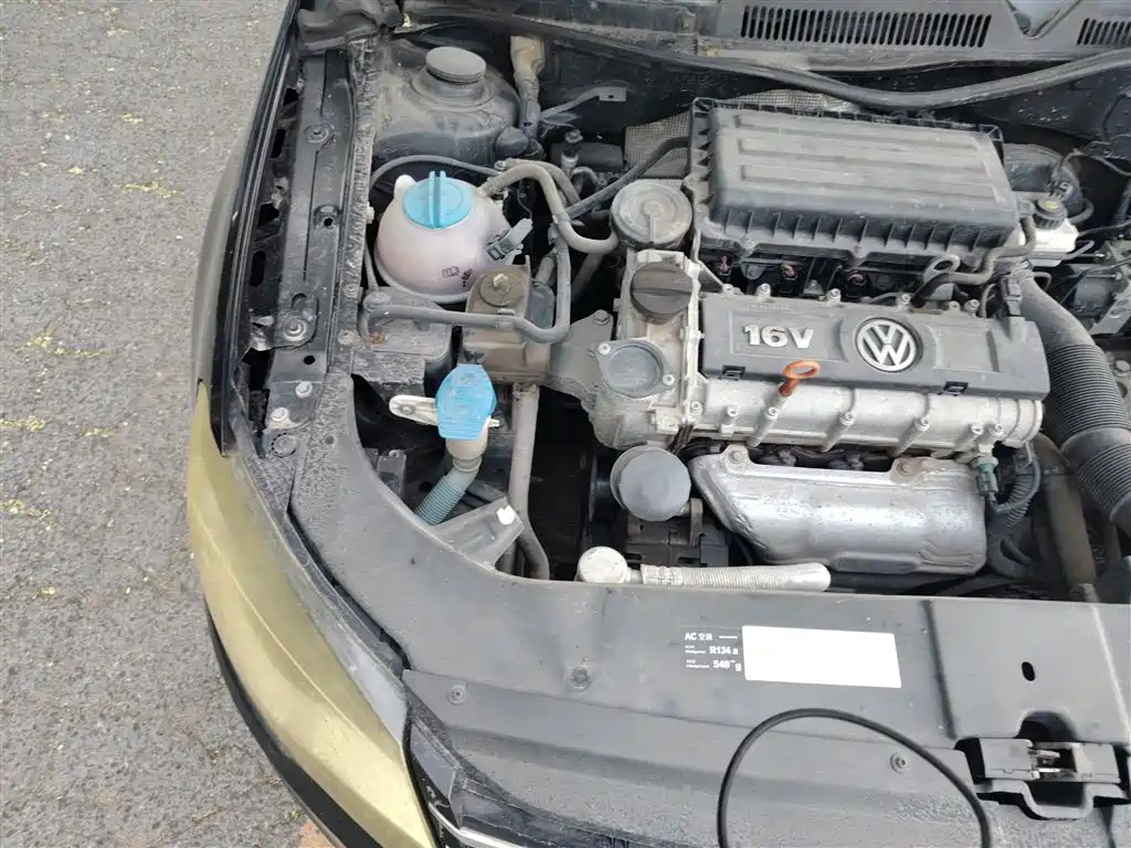 VOLKSWAGEN BORA 2014