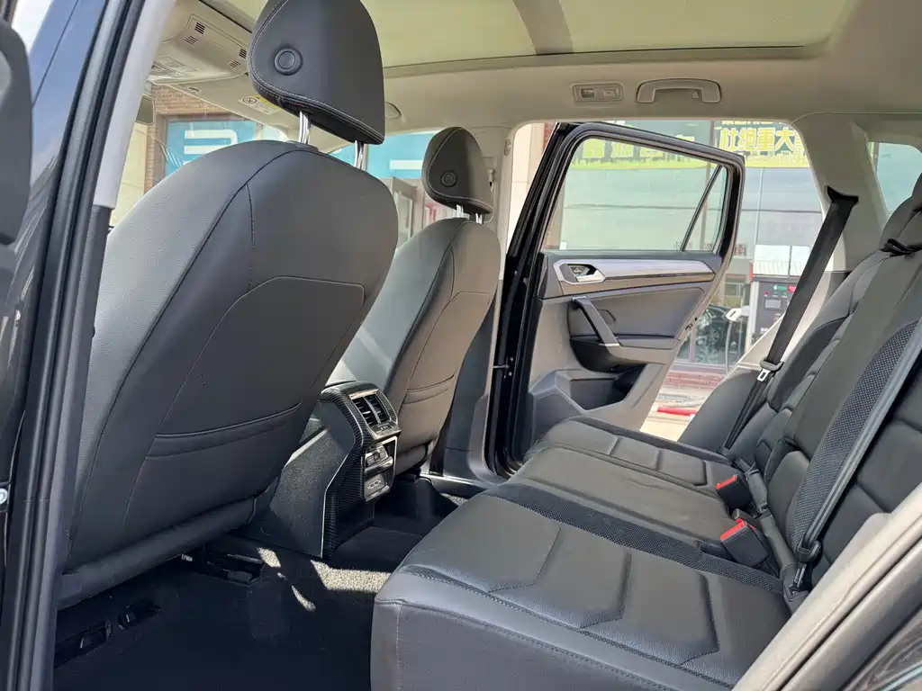 VOLKSWAGEN TAYRON 2019