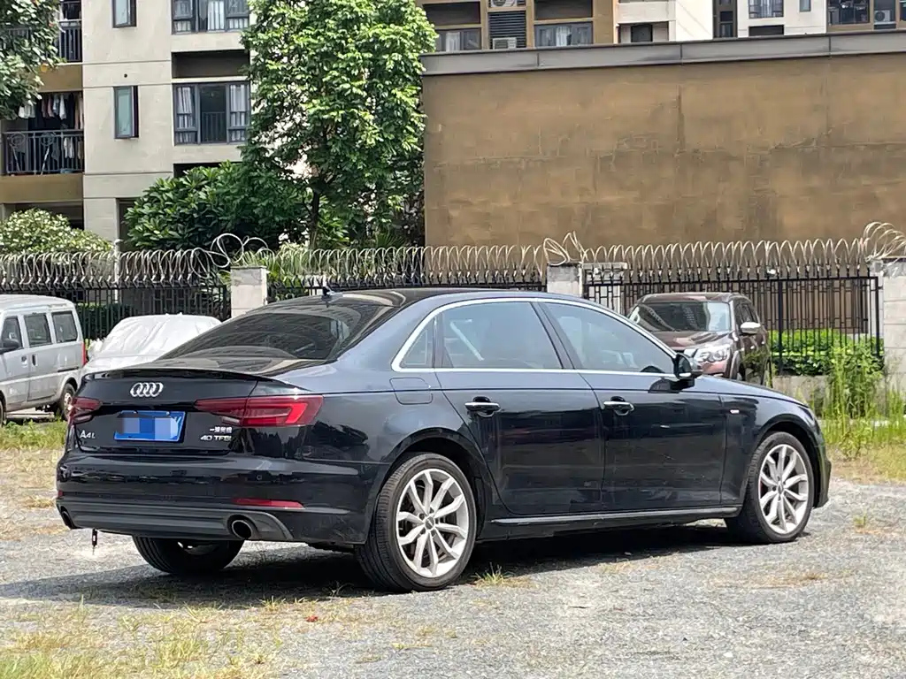 AUDI A4L 2019
