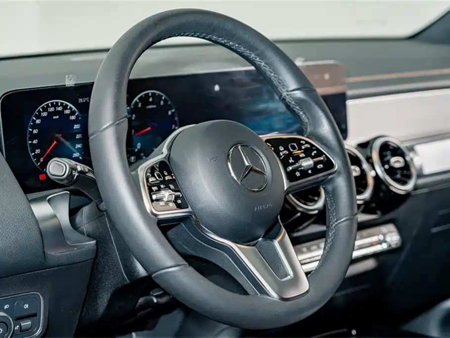 MERCEDES BENZ GLB 2023