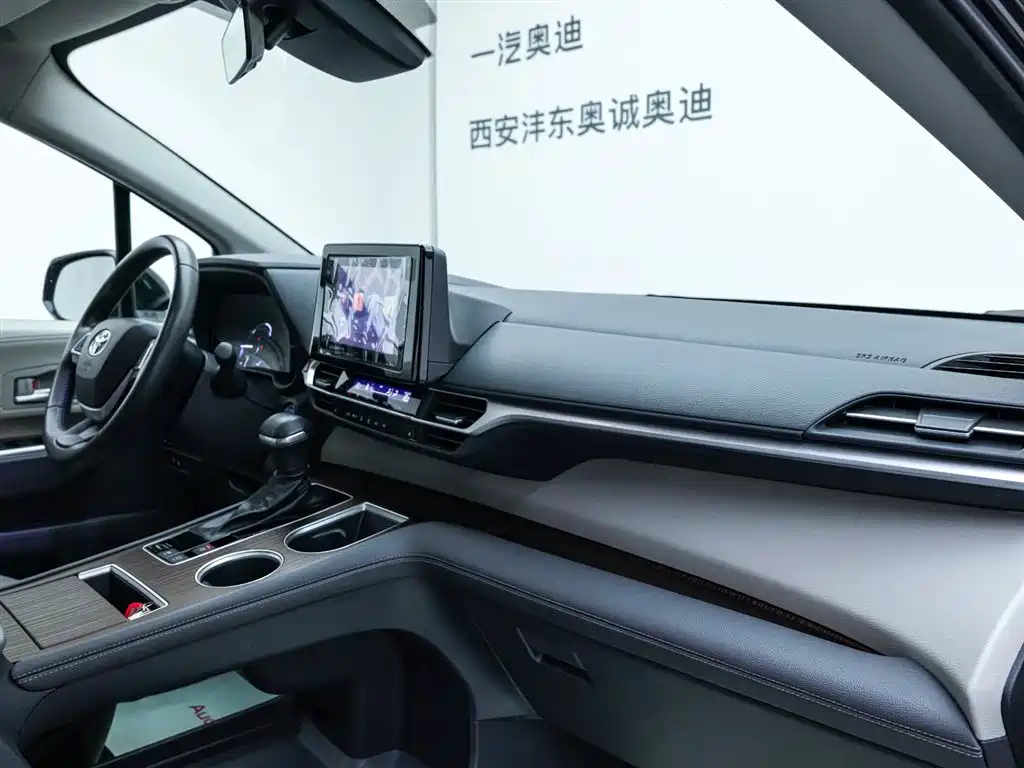 TOYOTA SIENNA SIENNA 2023