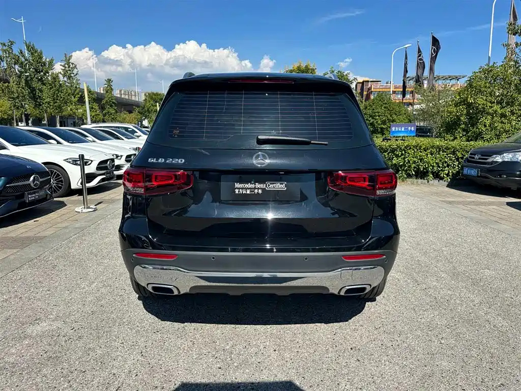 MERCEDES BENZ GLB 2023