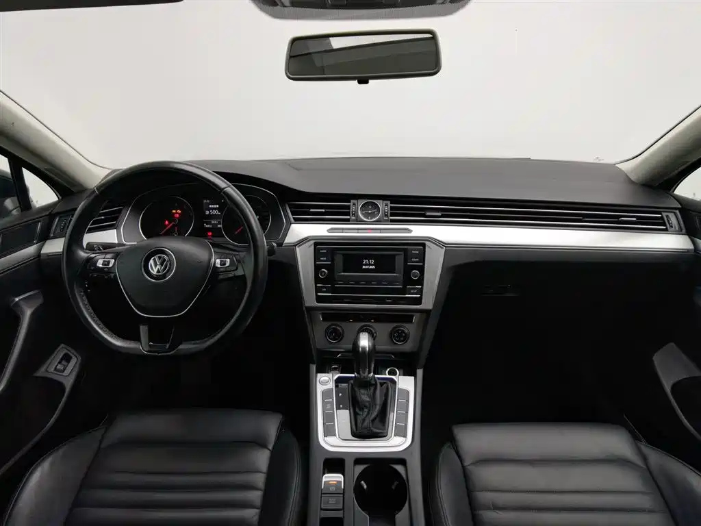 VOLKSWAGEN MAGOTAN 2019