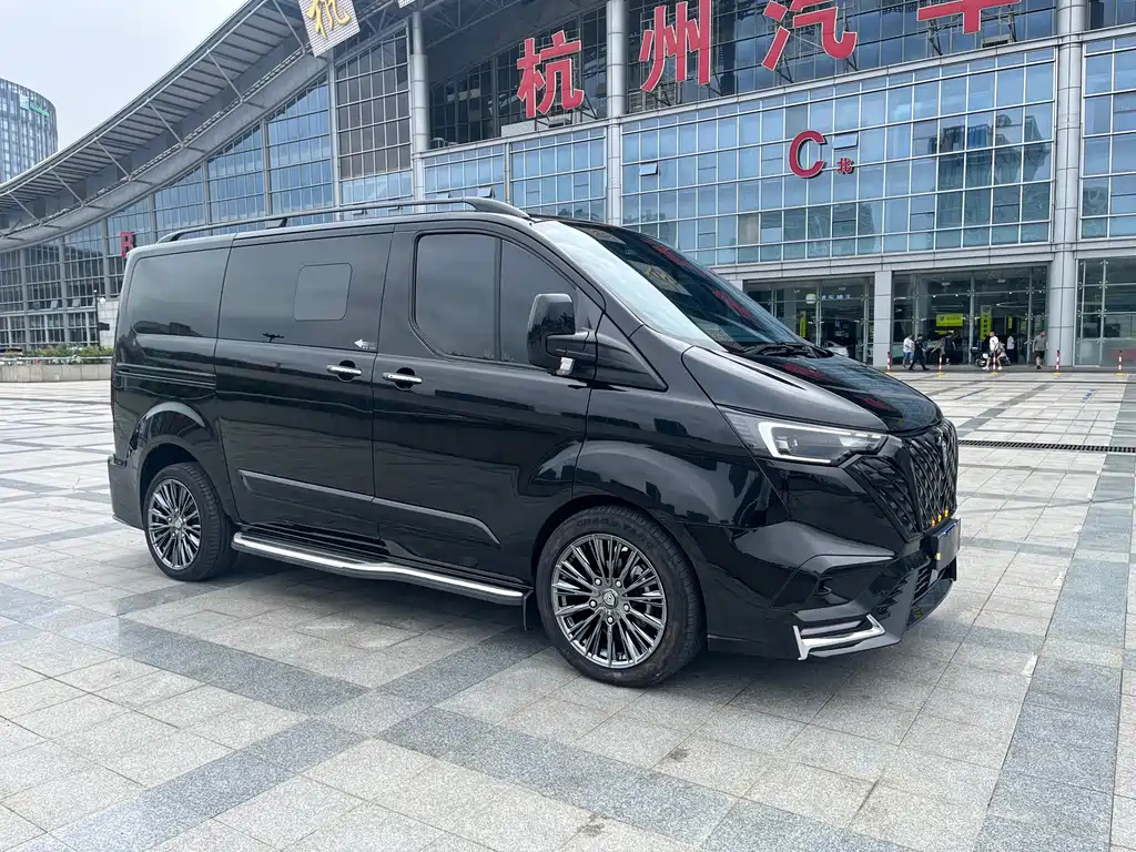 FORD TOUREO 2024
