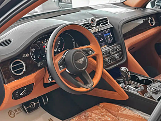 BENTLEY BENTAYGA 2021 YEAR 4.0T V8 2021