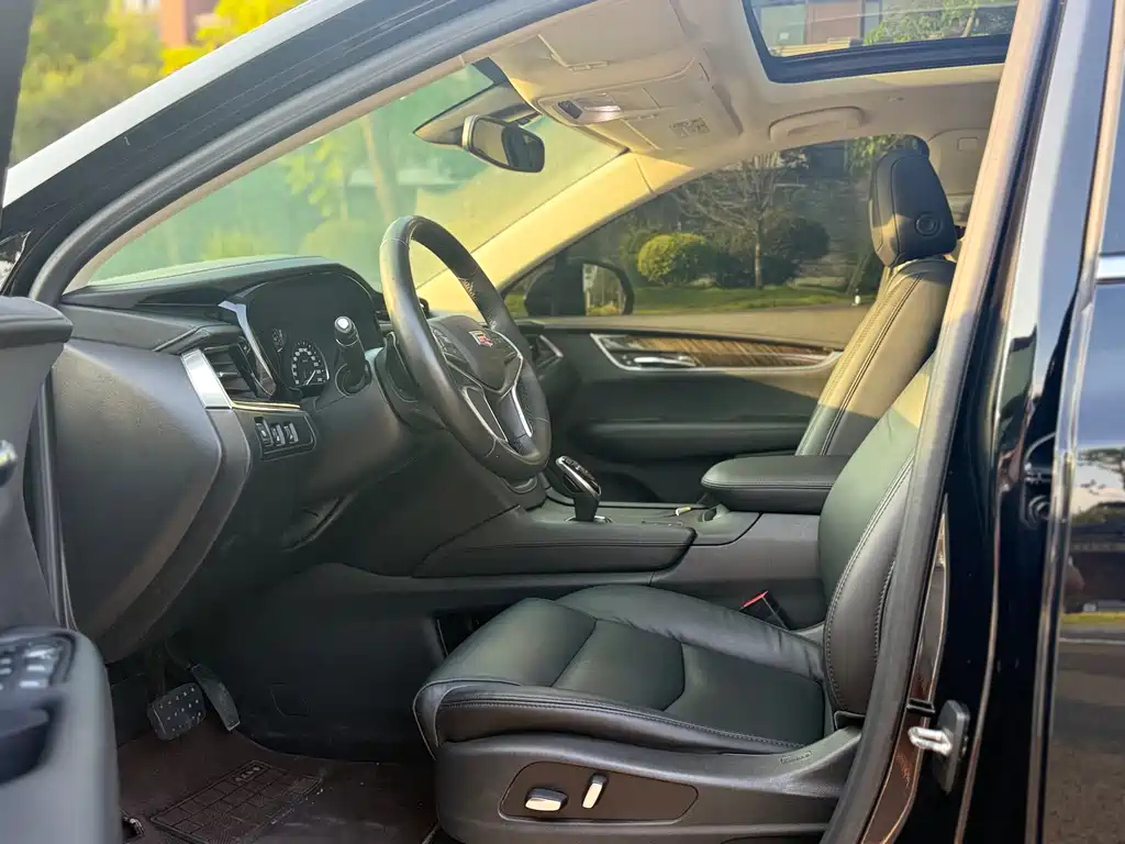CADILLAC XT5 2018