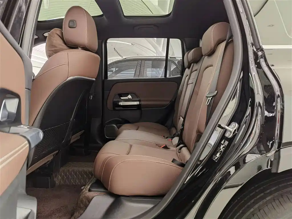 MERCEDES BENZ GLB 2025