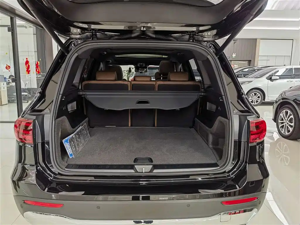 MERCEDES BENZ GLB 2025