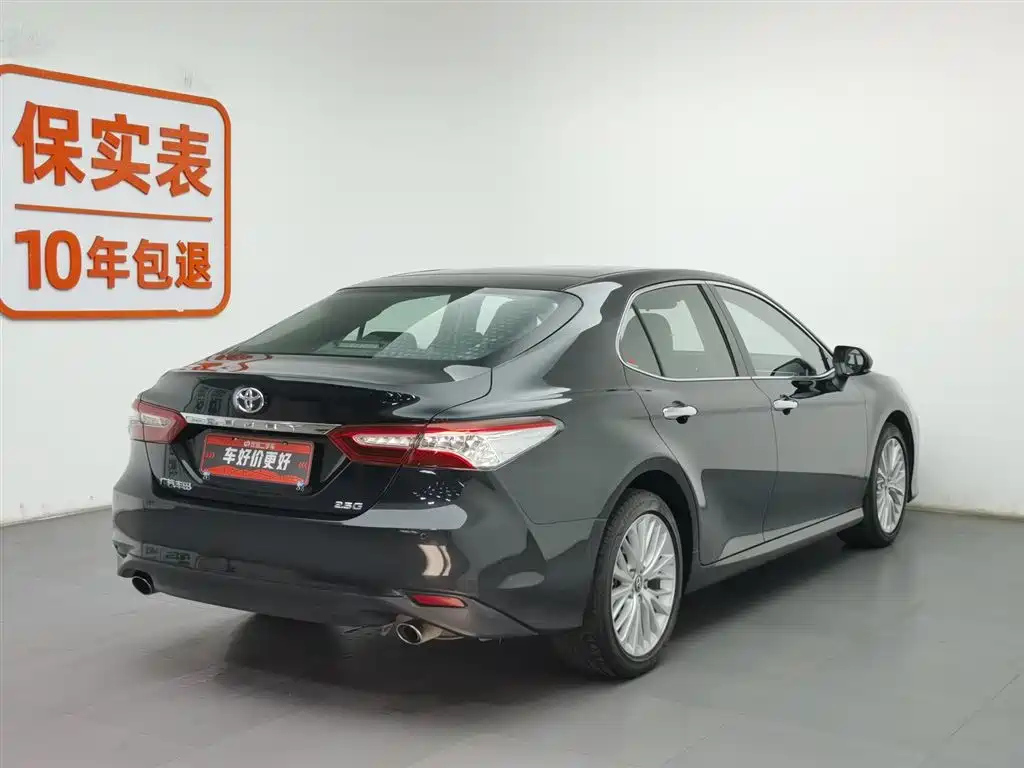 TOYOTA CAMRY 2019