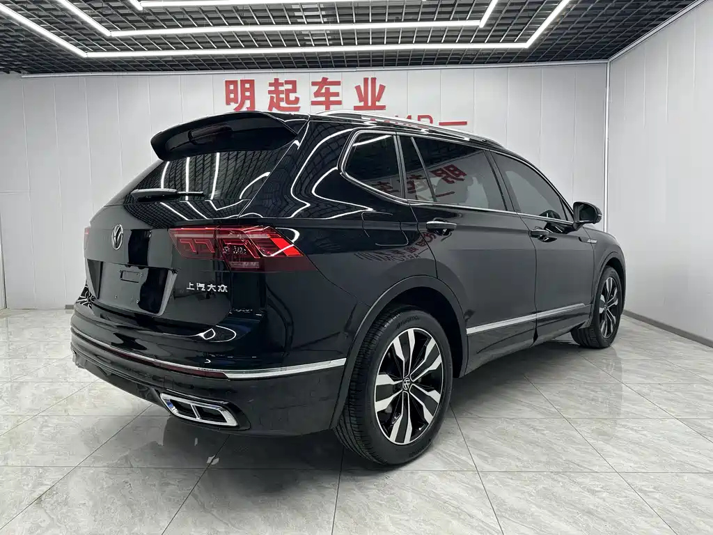 VOLKSWAGEN TIGUAN L 2021