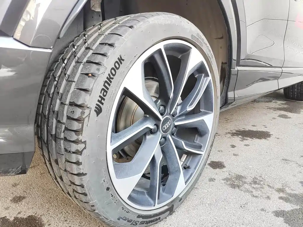 AUDI Q2L 2024