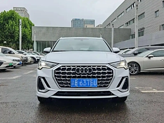 AUDI Q3 2024