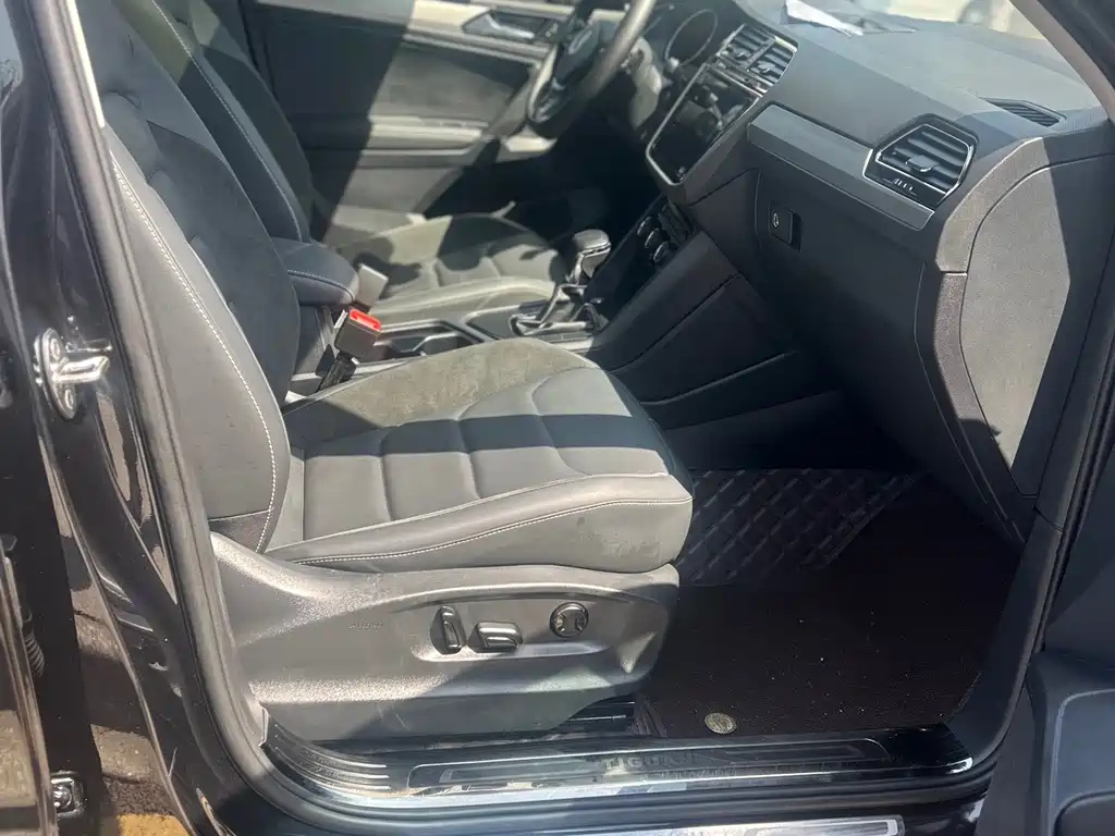 VOLKSWAGEN TIGUAN L 2021